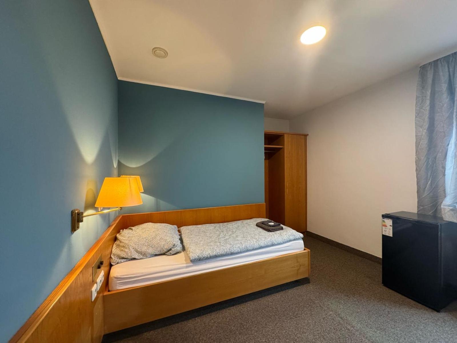 Ar Airport Hotel Russelsheim Bagian luar foto