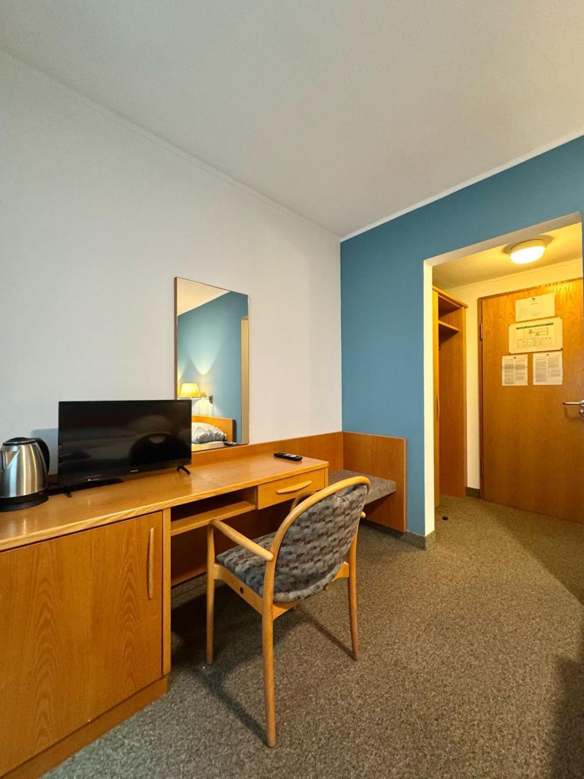 Ar Airport Hotel Russelsheim Bagian luar foto