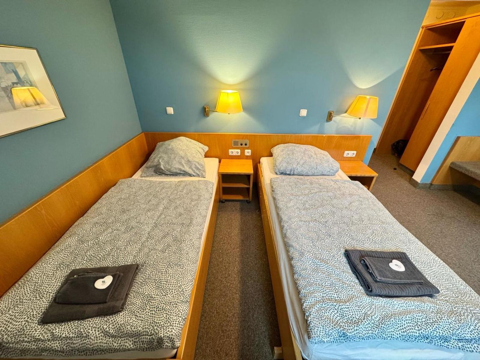 Ar Airport Hotel Russelsheim Bagian luar foto