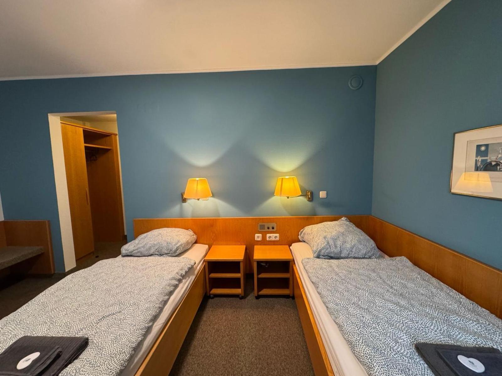 Ar Airport Hotel Russelsheim Bagian luar foto